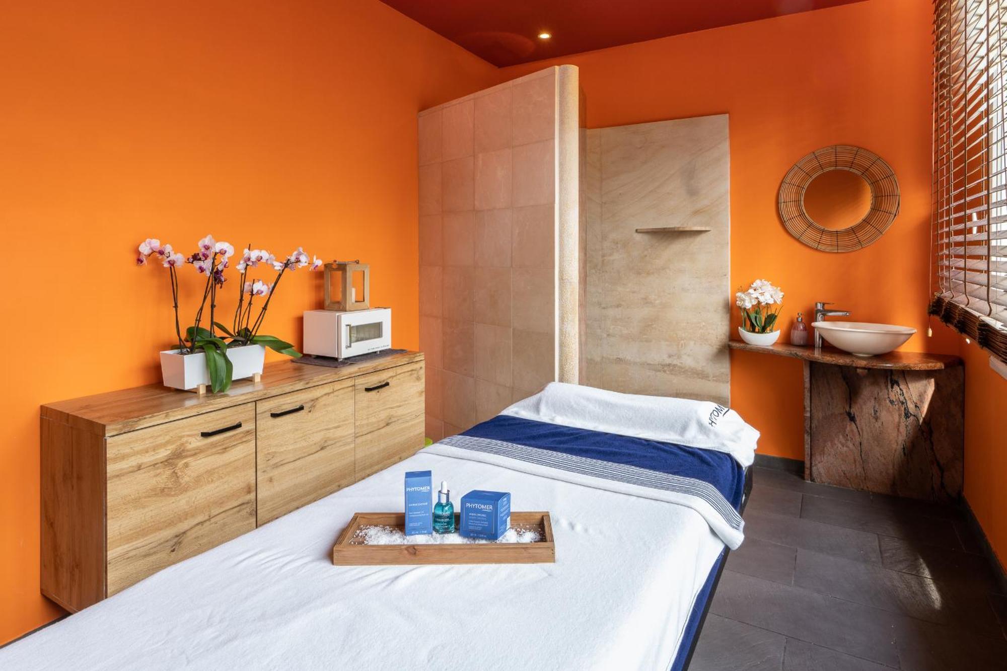 Le Manoir De La Poterie & Spa Cricqueboeuf Luaran gambar